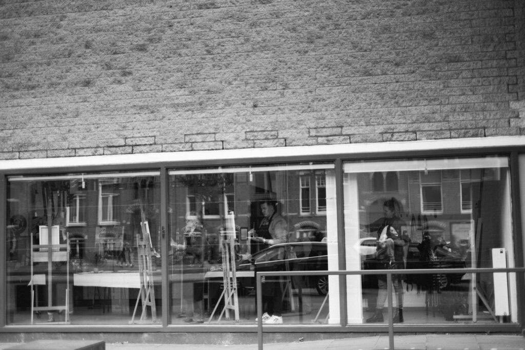 A quiet visual essay from the Stedelijk Museum in Amsterdam, exploring Sandra Mujinga’s “Skin to Skin” installation through the lens of observation, stillness, and street-photography awareness. A study of presence — between viewer, artwork, and light.