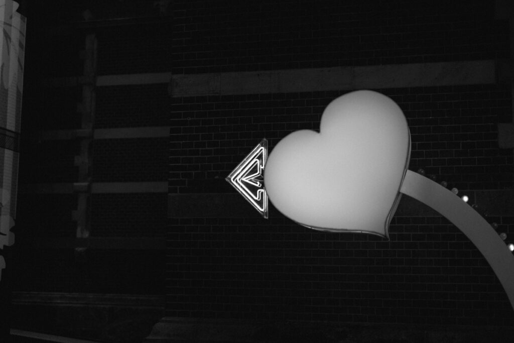 A quiet visual essay from the Stedelijk Museum in Amsterdam, exploring Sandra Mujinga’s “Skin to Skin” installation through the lens of observation, stillness, and street-photography awareness. A study of presence — between viewer, artwork, and light.