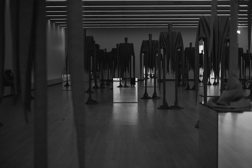A quiet visual essay from the Stedelijk Museum in Amsterdam, exploring Sandra Mujinga’s “Skin to Skin” installation through the lens of observation, stillness, and street-photography awareness. A study of presence — between viewer, artwork, and light.